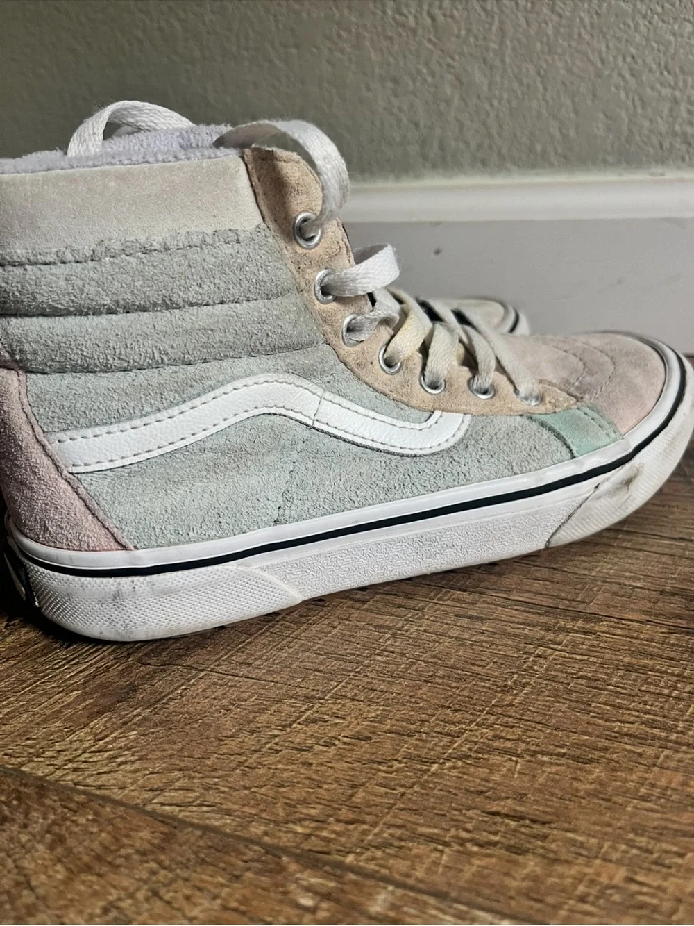 Vans SK8-Hi skateboard shoes in‎ a pastel colorblock  girls size 2.5